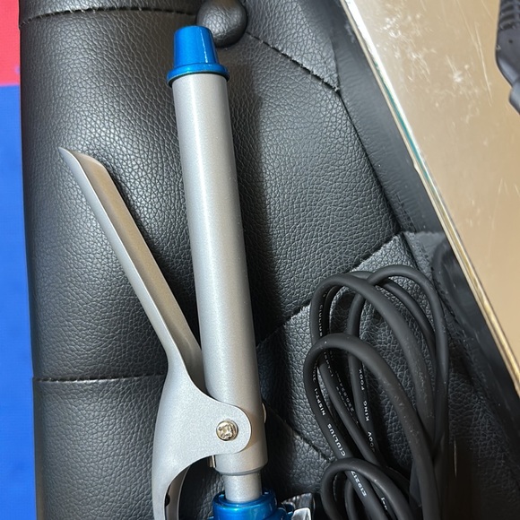 NWT Bed Head Tigi stying iron - Picture 7 of 8